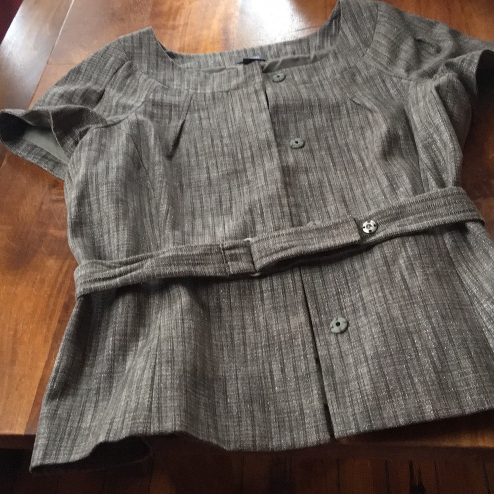 Adorable short sleeve blazer